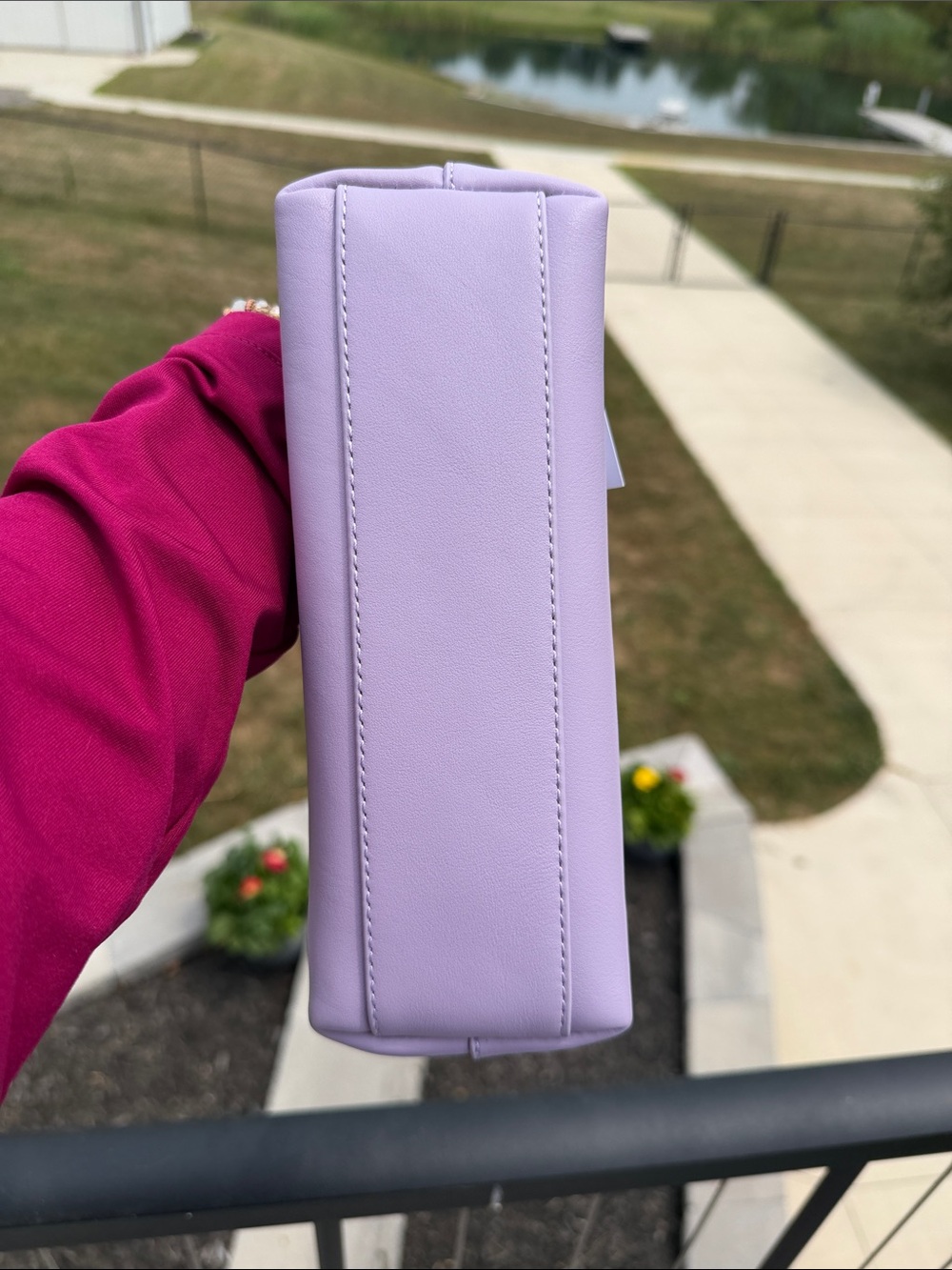 Kurt Geiger Lavender Leather Shoulder Bag with Gold Hardware - Picture 7 of 7